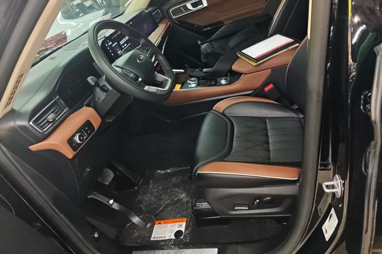 Used Ford Explorer 2023 EcoBoost 285 Four-Wheel Drive Titanium Edition 7-Seater
