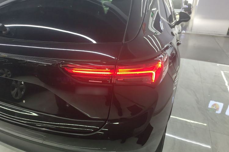 Used Buick Envision 2022 Facelift Encore S 552T Two-Wheel-Drive Luxury Model
