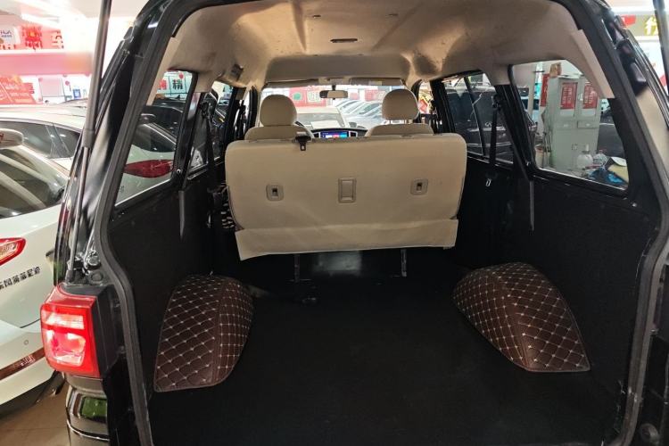 Used FORTHING Lingzhi 2022 M5 1.6L Practical Model 5 Seats
