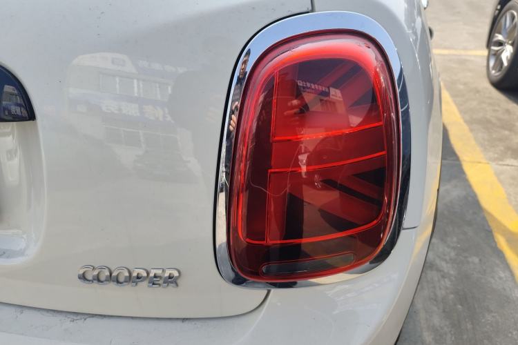 Used  MINI 2021 1.5T COOPER Classic Edition Five-Door Version
