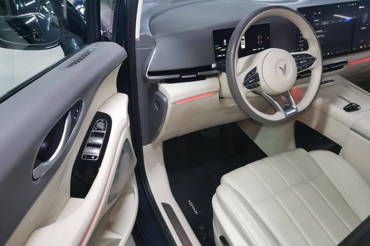 Used VOYAH Dream 2025 PHEV Four-Wheel-Drive Flagship Kunpeng Edition
