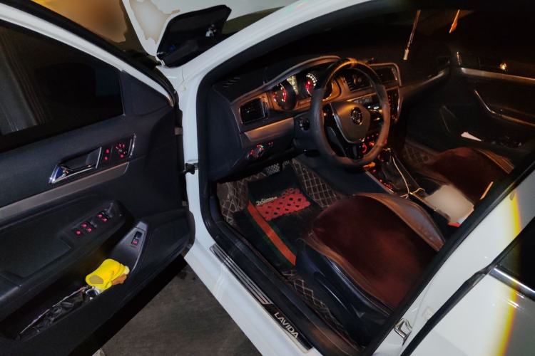 Used Volkswagen Lavida 2015 1.6L Automatic Comfort Edition