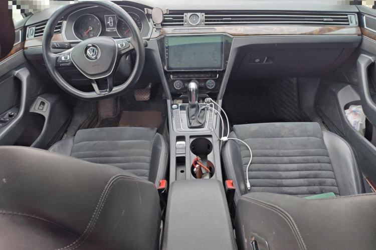 Used Volkswagen Magotan 2017 330TSI DSG Luxury Model
