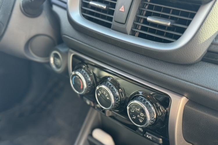 Used Toyota YARiS L 2022 X-Trail 1.5L CVT Luxury PLUS Edition
