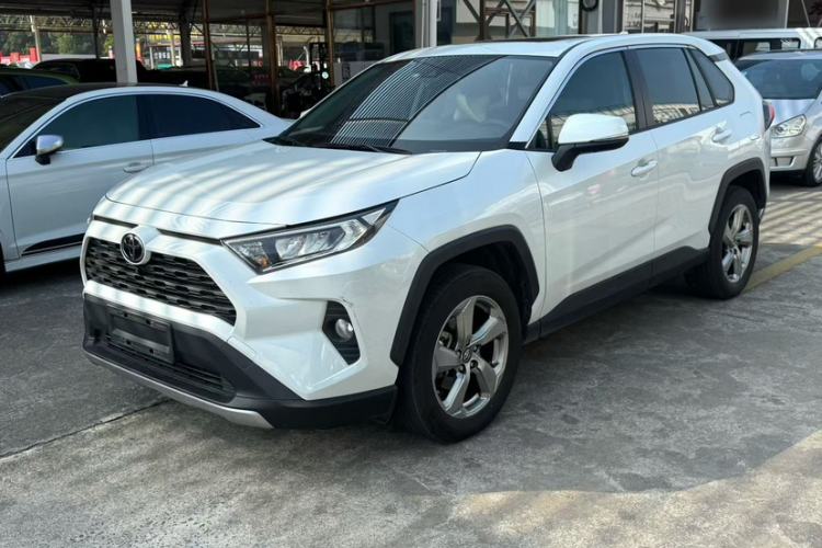 Used Toyota RAV4 2022 2.0L CVT Two-Wheel Drive Fashion Edition