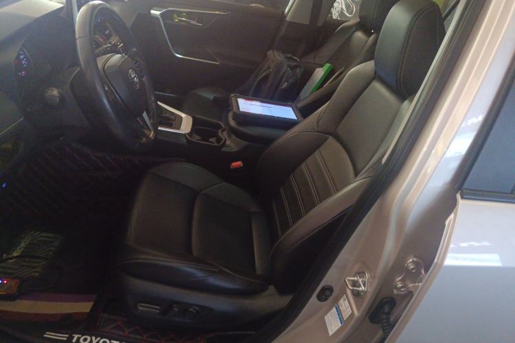 Used Toyota Wildlander 2021 2.0L CVT 4x4 Luxury Edition
