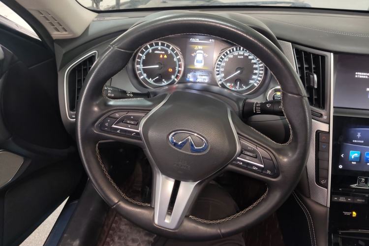 Used Infiniti Q50L 2018 2.0T Enjoyment Version China VI Standard
