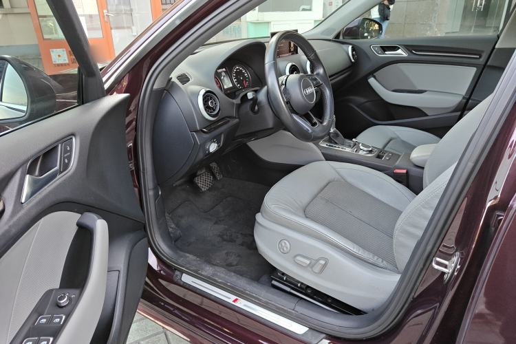 Used Audi A3 2018 30th Anniversary Edition Sportback 35 TFSI Fashion Model
