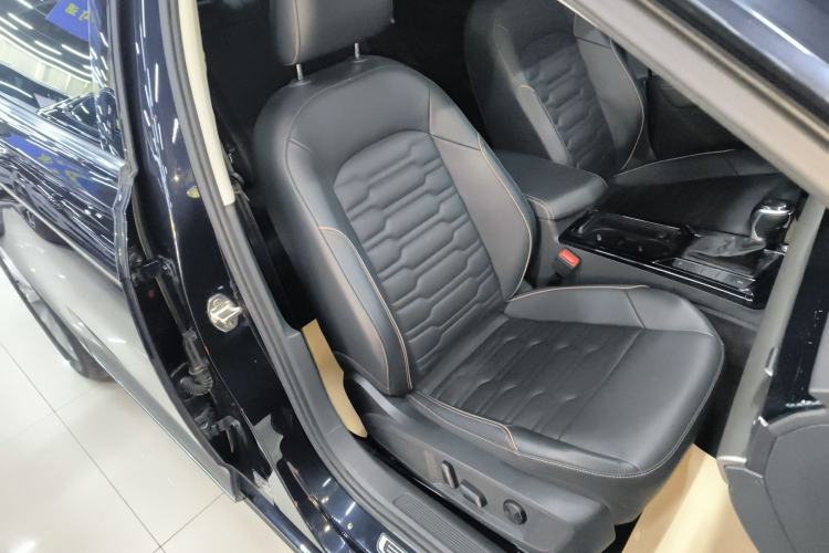 Used Volkswagen Passat 2020 330TSI Elite Edition China VI
