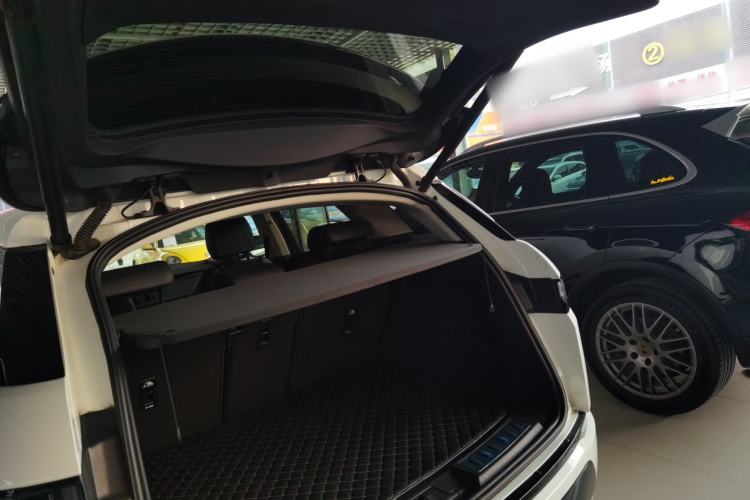 Used Land Rover Range Rover Evoque 2023 Aurora L 200PS Elite Edition
