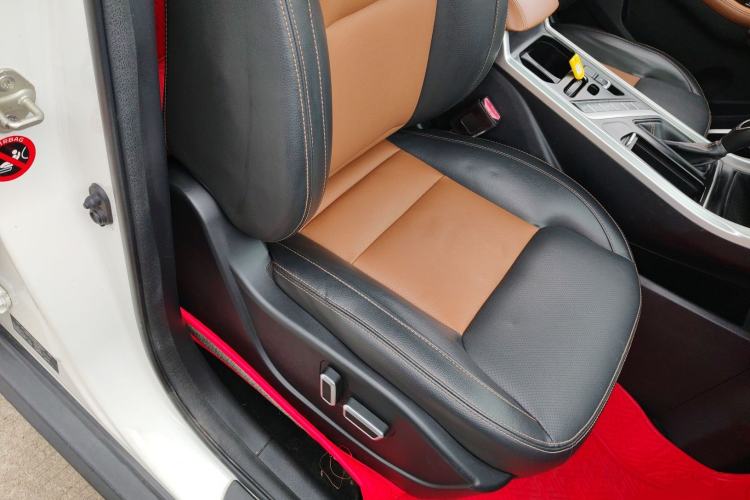 Used Geely Auto Vision X6 2019 1.4T CVT 4G Connected Flagship Version China VI Standard