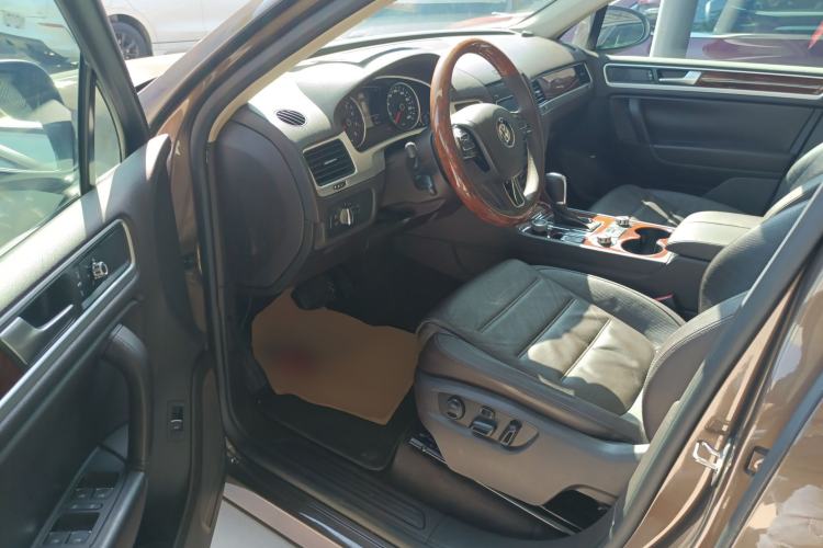 Used Volkswagen Touareg 2011 3.0 TSI Comfort Version
