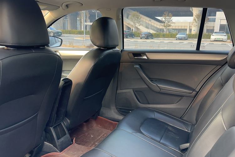 Used Skoda Rapid Spaceback 2014 1.6L Automatic Enjoyment Edition
