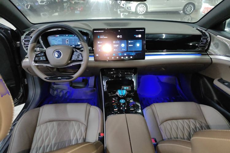 Used BYD Han 2023 DM-i Champion Edition 121KM Prestige Model
