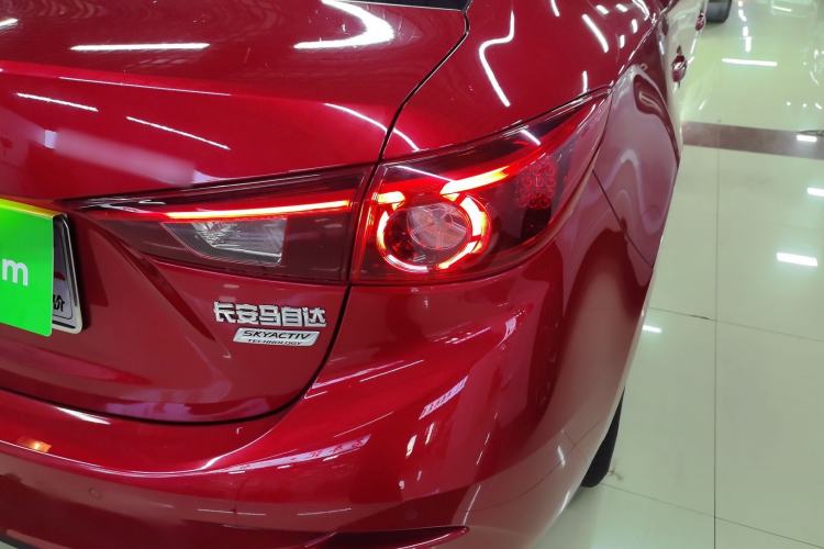 Used Mazda Mazda 3 Axela 2017 Sedan 1.5L Automatic Luxury Model China VI Standard
