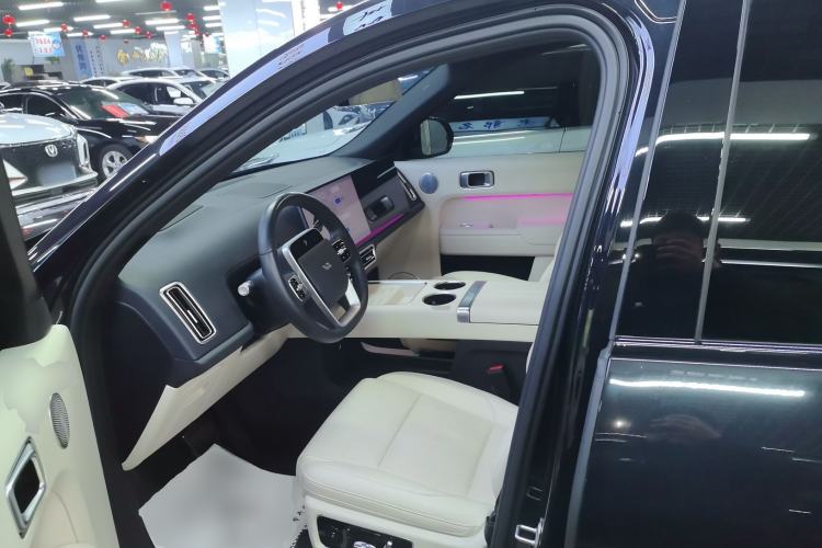 Used Li Auto L8 2024 Pro Model
