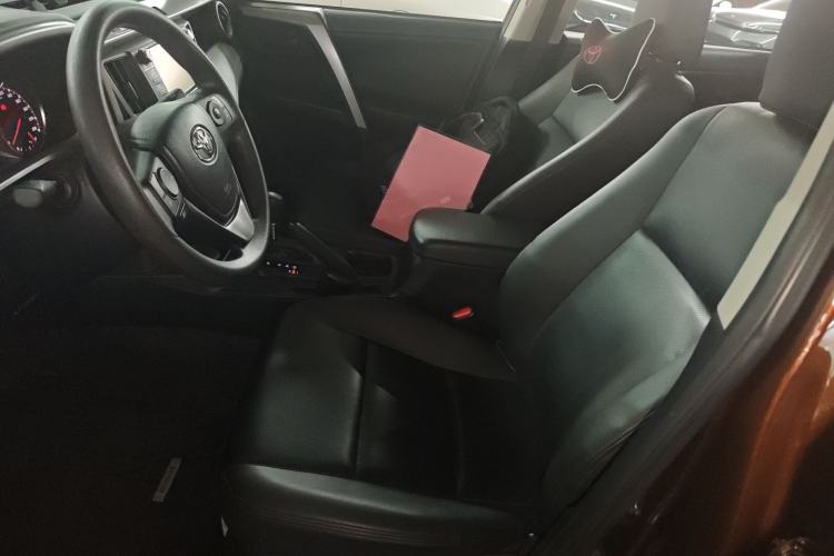 Used Toyota RAV4 2019 2.0L CVT Two-Wheel Drive Fashion X Limited Edition China V Standard
