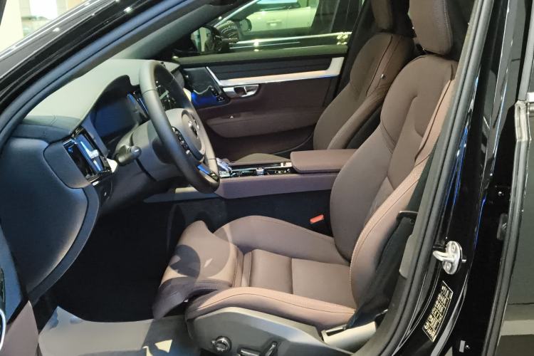 Used Volvo S90 2026 B5 Zhiyuan Luxury Edition