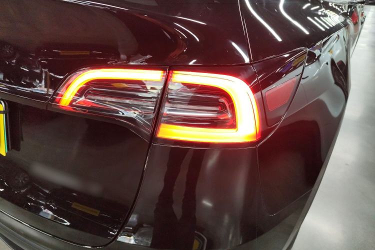 Used Tesla Model Y 2023 Rear-Wheel-Drive Version
