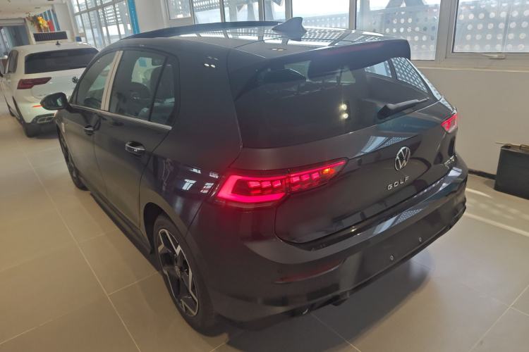 Used Volkswagen Golf 2025 Facelifted II 300TSI R-Line
