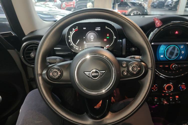 Used  MINI 2021 1.5T COOPER Classic Edition
