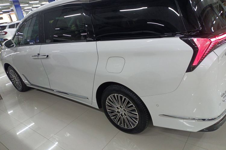 Used Buick GL8 New Energy 2024 Lu Zun Luxury Edition 7-Seater
