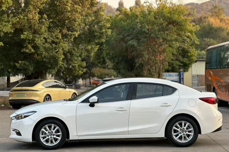 Used Mazda Mazda 3 Axela 2017 Sedan 1.5L Automatic Comfort Model Emission Standard China V
