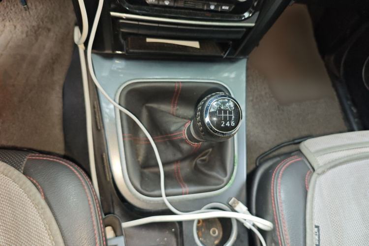 Used Haval H5 Classic 2013 ZhiZun Edition 2.0T Manual Two-Wheel Drive Elite Model
