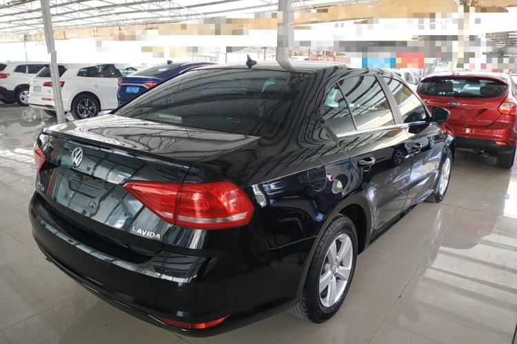 Used Volkswagen Lavida 2015 1.6L Manual Fashion Edition
