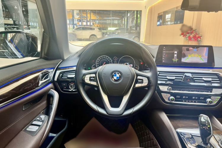 Used BMW 5 Series 2019 525Li Luxury Package
