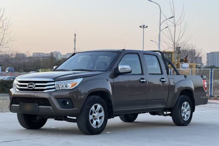 Used JAC V7 2018 2.0T Two-Wheel-Drive Comfort Version with Long Wheelbase D19TCIE13