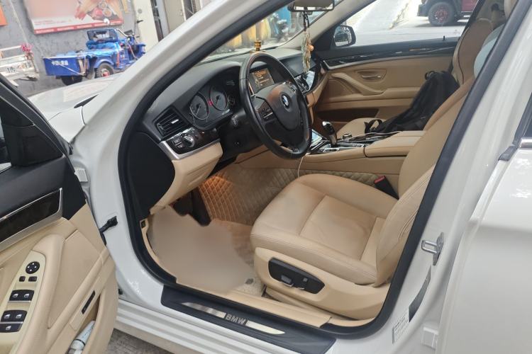 Used BMW 5 Series 2014 525Li Leading Model
