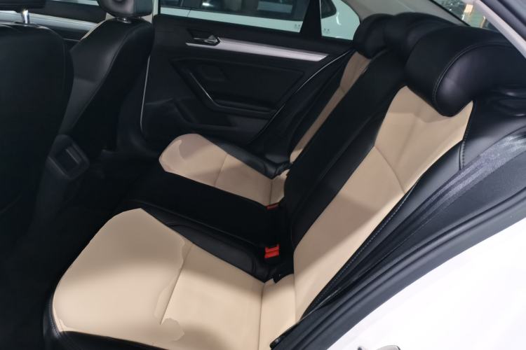 Used Volkswagen Lamando 2019 230TSI DSG Fashion Edition China VI
