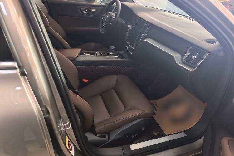 Used Volvo S60 2022 B4 Zhiyi Luxury Edition
