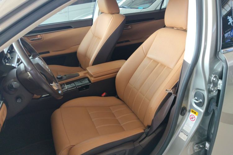 Used Lexus ES 2015 300h Comfort Edition