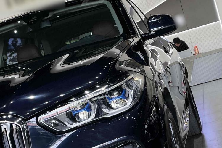 Used BMW X5 2022 xDrive 30Li Luxury M Sport Package
