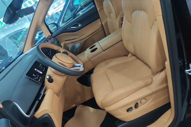 Used VOYAH Dream 2025 PHEV Four-Wheel-Drive Flagship Kunpeng Edition