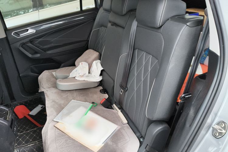 Used Volkswagen Tiguan L 2022 380TSI Automatic All-Wheel Drive R-Line Enhanced Comfort 7-Seater
