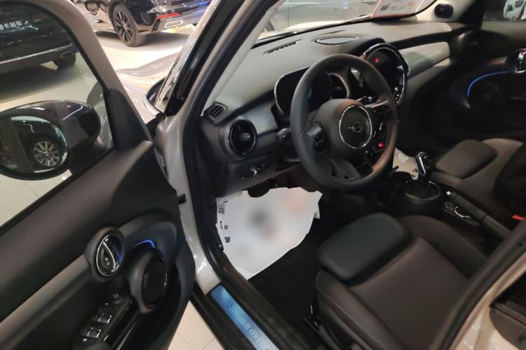 Used  MINI 2022 2.0T COOPER S Classic Edition Five-Door Version
