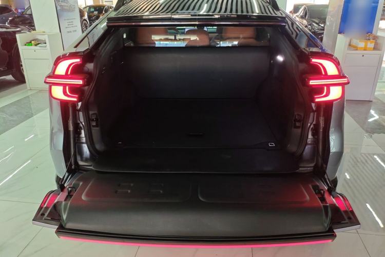 Used  E07 2025 All-Electric 4x4 90kWh Ultra High-Performance Edition
