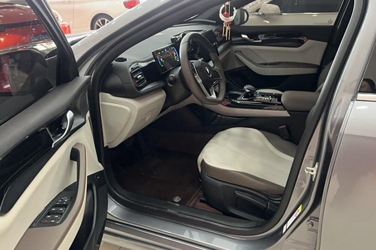 Used BYD Qin PLUS 2024 HONOR Edition DM-i 55KM Leading Model