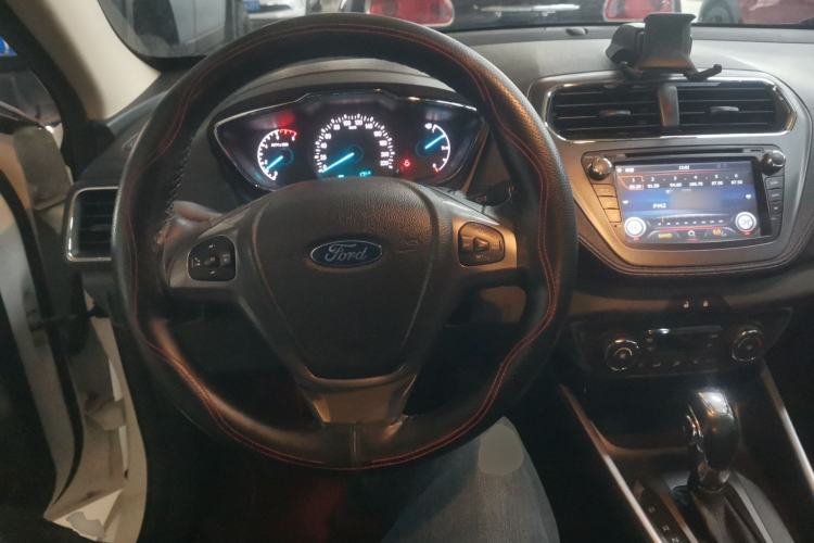 Used Ford Escort 2015 1.5L Automatic Fashion Model
