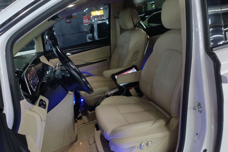 Used Buick GL8 2023 ES Lu Zun Deluxe Model
