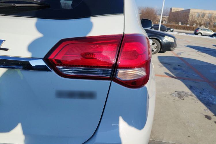 Used Haval H2 2018 1.5T Dual-Clutch Two-Wheel Drive Fashion Model China VI Standard
