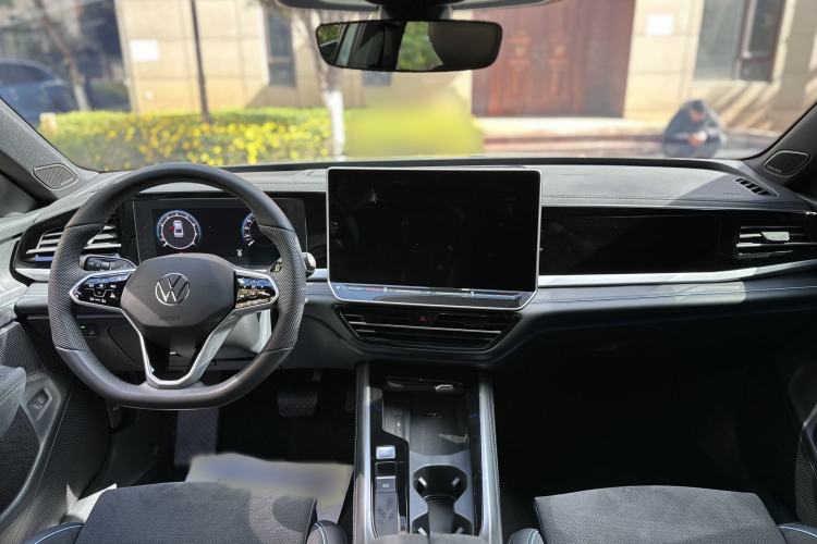 Used Volkswagen Passat 2025 Pro 380TSI Starry Dragon Luxury Edition
