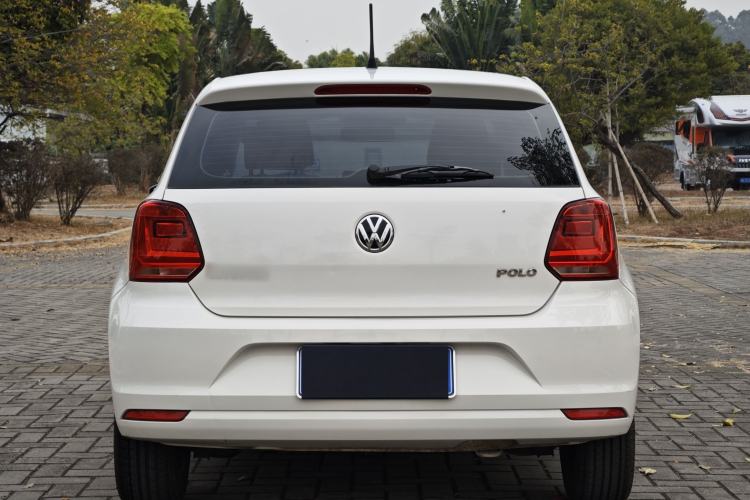 Used Volkswagen Polo 2016 1.4L Manual Fashion Model