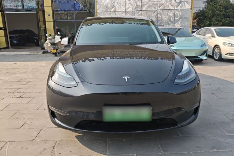 Used Tesla Model Y 2024 Long-Range All-Wheel-Drive Version
