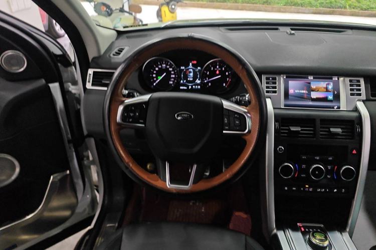 Used Land Rover Discovery Sport 2019 240 PS PURE Edition China VI Standard
