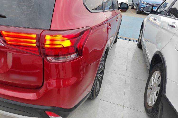 Used Mitsubishi Outlander 2018 2.0L Two-Wheel Drive Glory Edition 5 Seats
