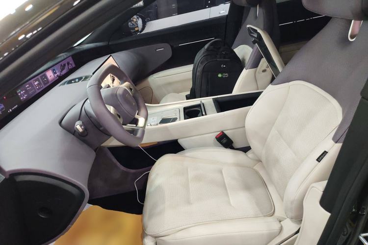 Used  12 2024 700 Three-Laser Rear-Wheel Drive Luxury Edition
